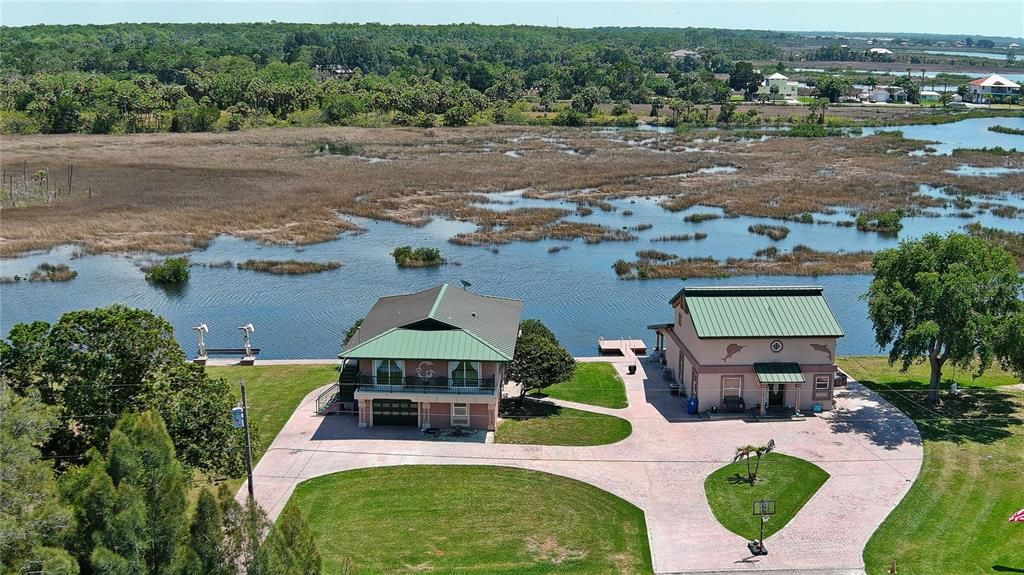 For Sale: $1,500,000 (3 beds, 3 baths, 1120 Square Feet)
