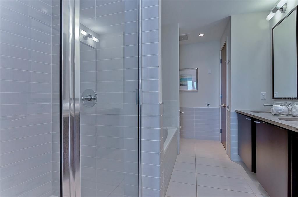 Active With Contract: $3,650 (2 beds, 2 baths, 1456 Square Feet)