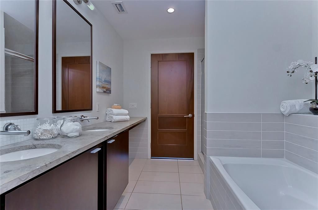 Active With Contract: $3,650 (2 beds, 2 baths, 1456 Square Feet)