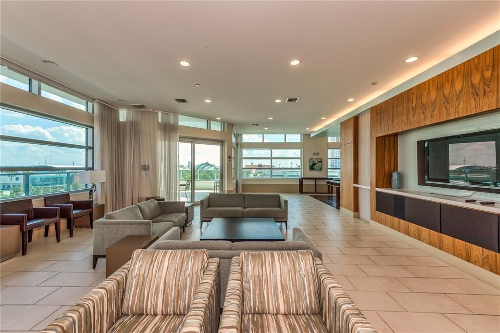 Active With Contract: $3,650 (2 beds, 2 baths, 1456 Square Feet)