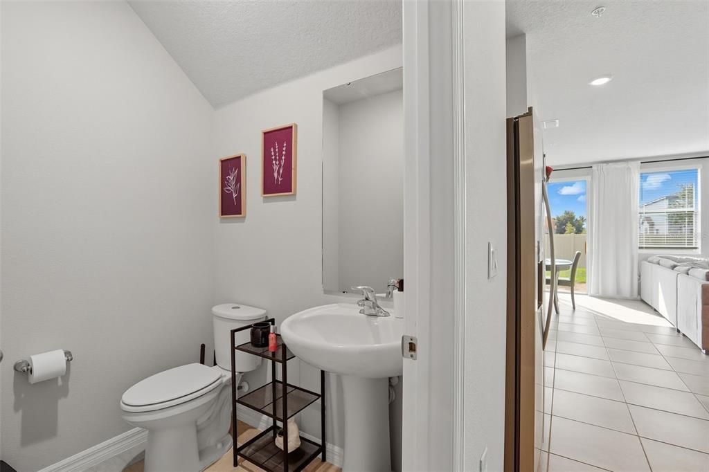 На продажу: $384,900 (3 спален, 2 ванн, 1570 Квадратных фут)