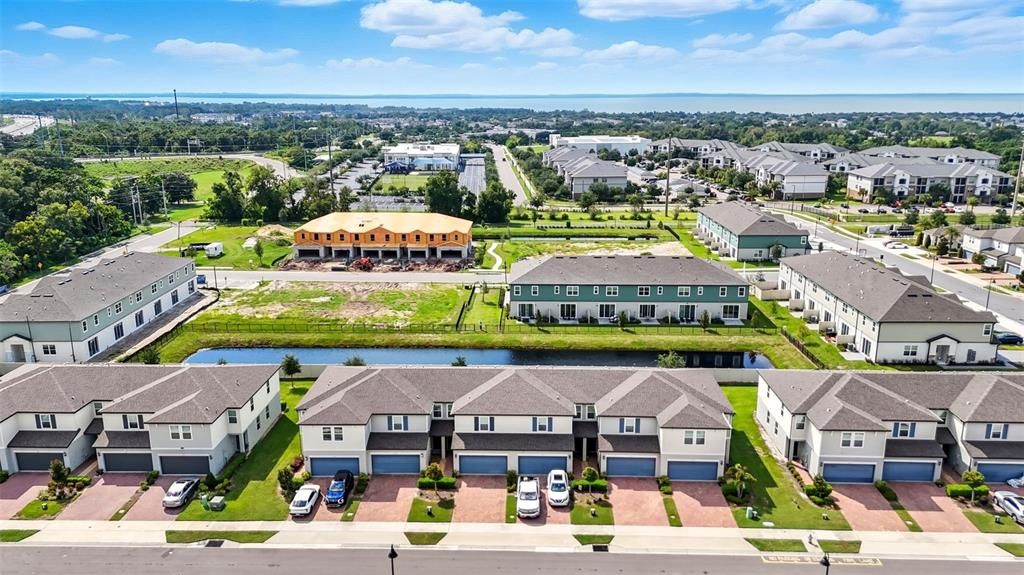 На продажу: $384,900 (3 спален, 2 ванн, 1570 Квадратных фут)