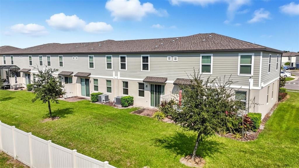 На продажу: $384,900 (3 спален, 2 ванн, 1570 Квадратных фут)