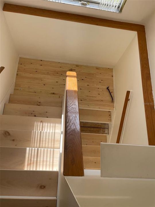 For Sale: $485,000 (3 beds, 3 baths, 1600 Square Feet)