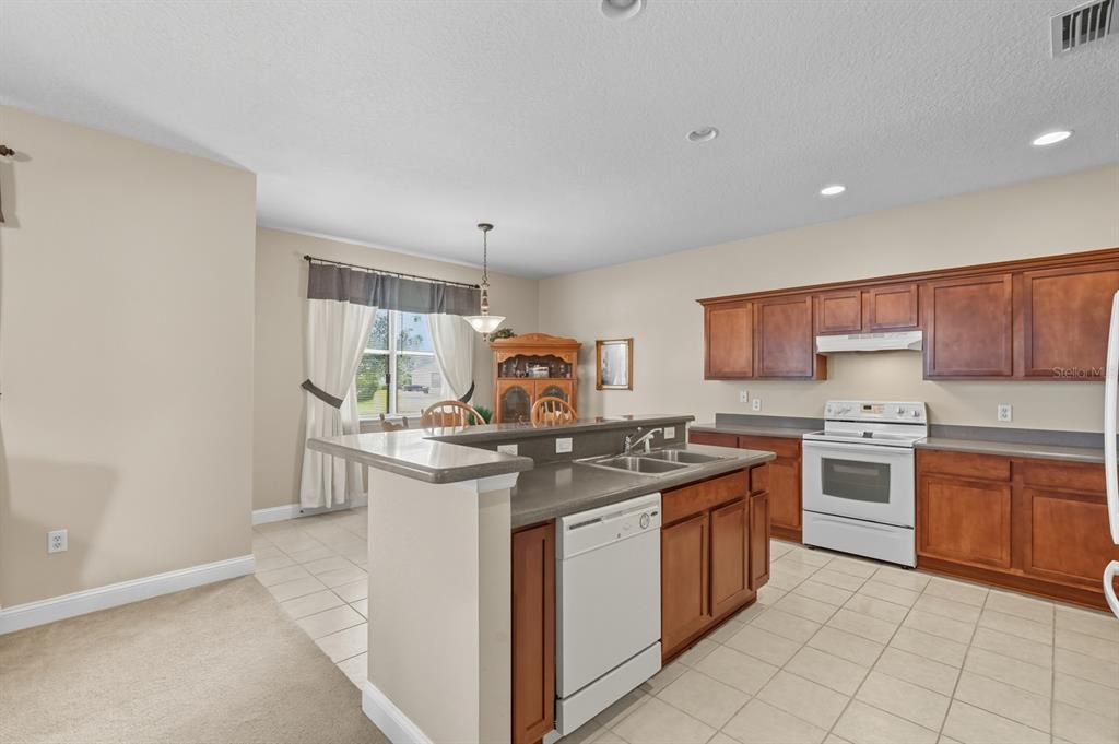 Active With Contract: $365,000 (4 beds, 2 baths, 2036 Square Feet)