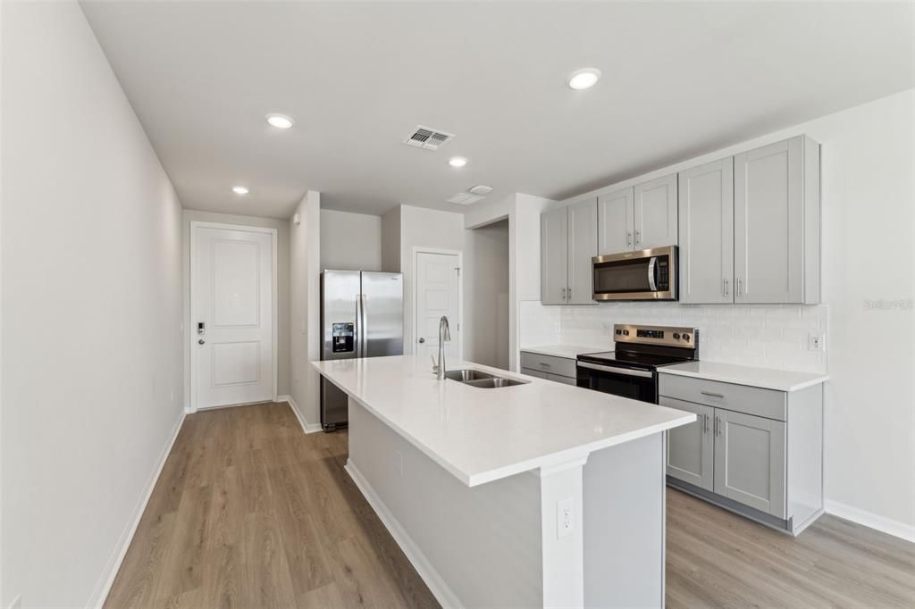 Под контрактом: $259,999 (3 спален, 2 ванн, 1269 Квадратных фут)