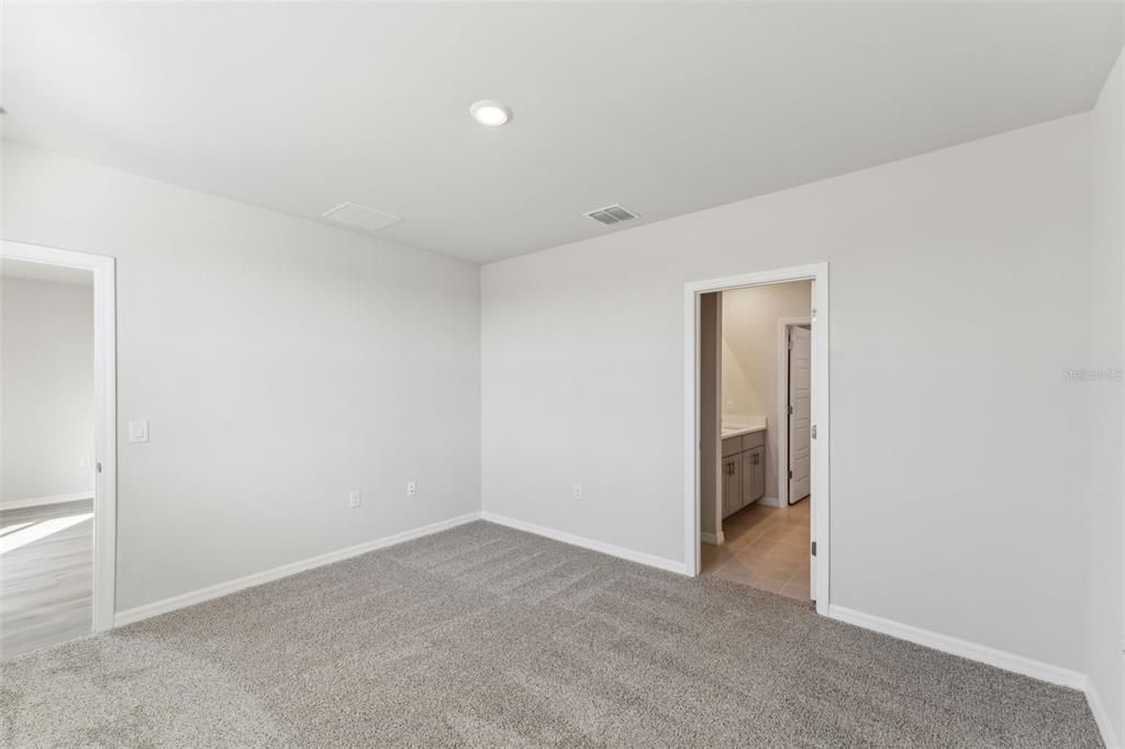 Под контрактом: $259,999 (3 спален, 2 ванн, 1269 Квадратных фут)