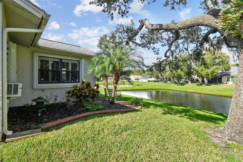 合同活跃: $269,000 (2 贝兹, 2 浴室, 1570 平方英尺)