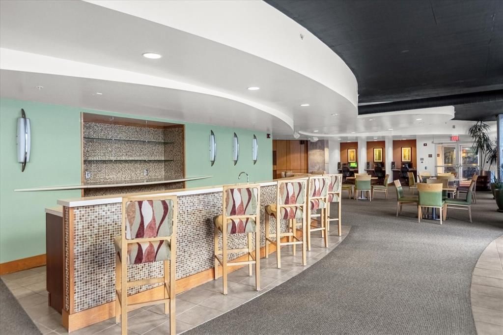 For Sale: $227,500 (1 beds, 1 baths, 857 Square Feet)