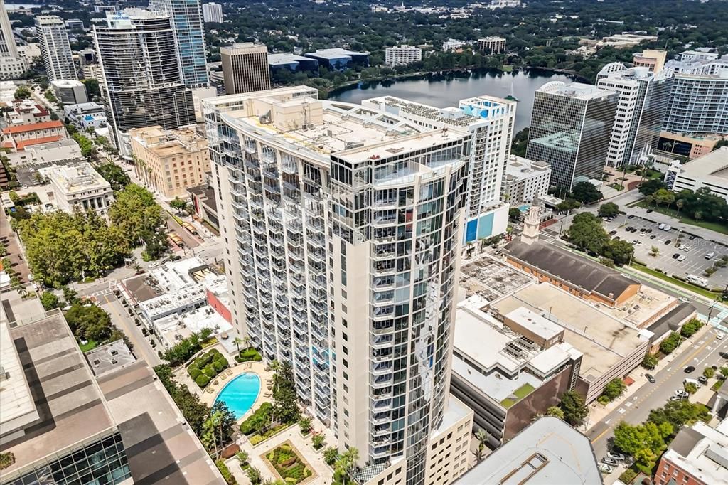 For Sale: $227,500 (1 beds, 1 baths, 857 Square Feet)