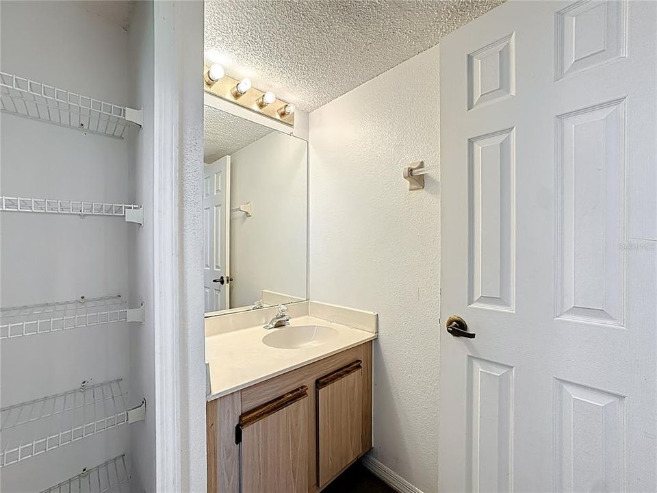 Activo con contrato: $210,000 (3 camas, 2 baños, 1263 Pies cuadrados)