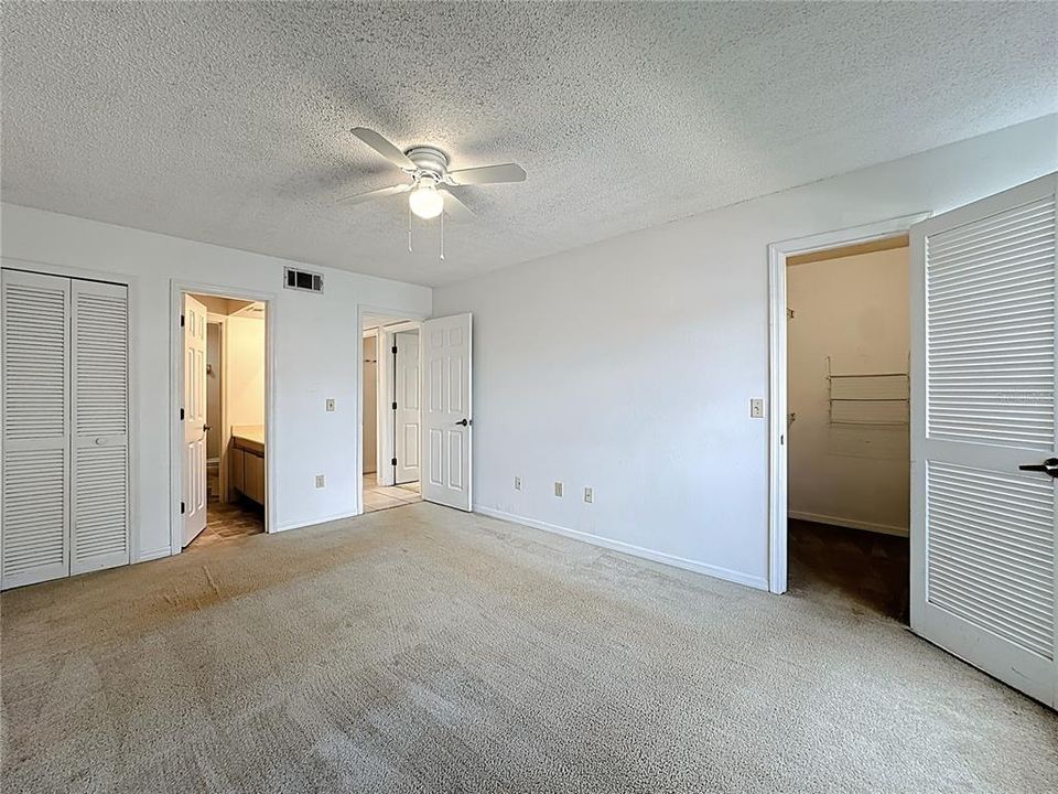 Activo con contrato: $210,000 (3 camas, 2 baños, 1263 Pies cuadrados)