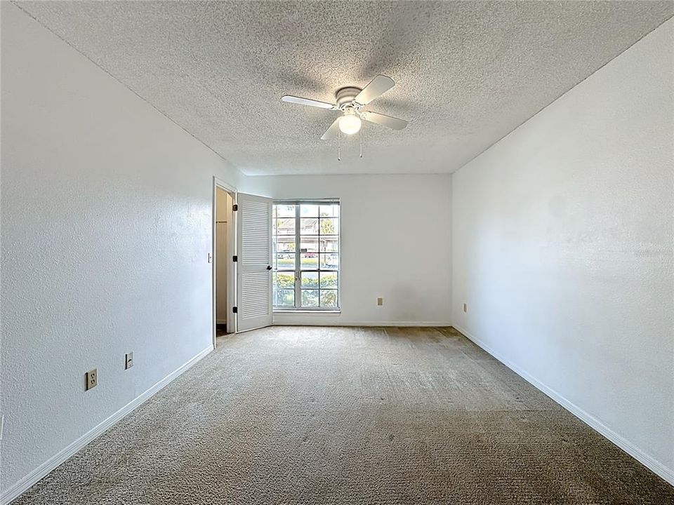 Activo con contrato: $210,000 (3 camas, 2 baños, 1263 Pies cuadrados)