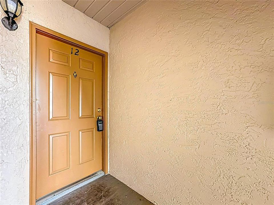 Activo con contrato: $210,000 (3 camas, 2 baños, 1263 Pies cuadrados)