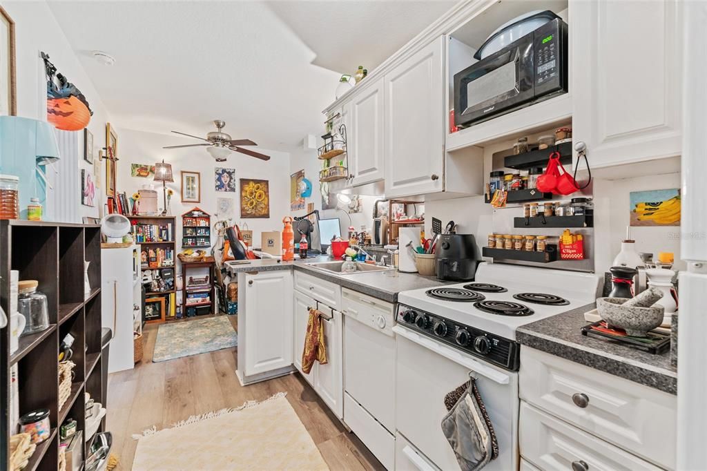 For Sale: $790,000 (3 beds, 2 baths, 2084 Square Feet)