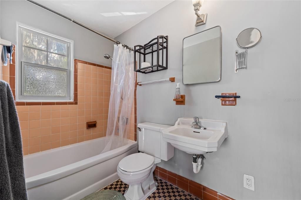 For Sale: $790,000 (3 beds, 2 baths, 2084 Square Feet)