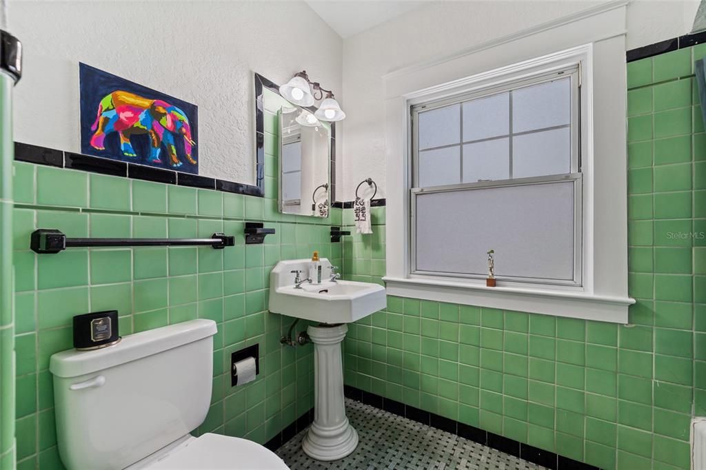 For Sale: $790,000 (3 beds, 2 baths, 2084 Square Feet)