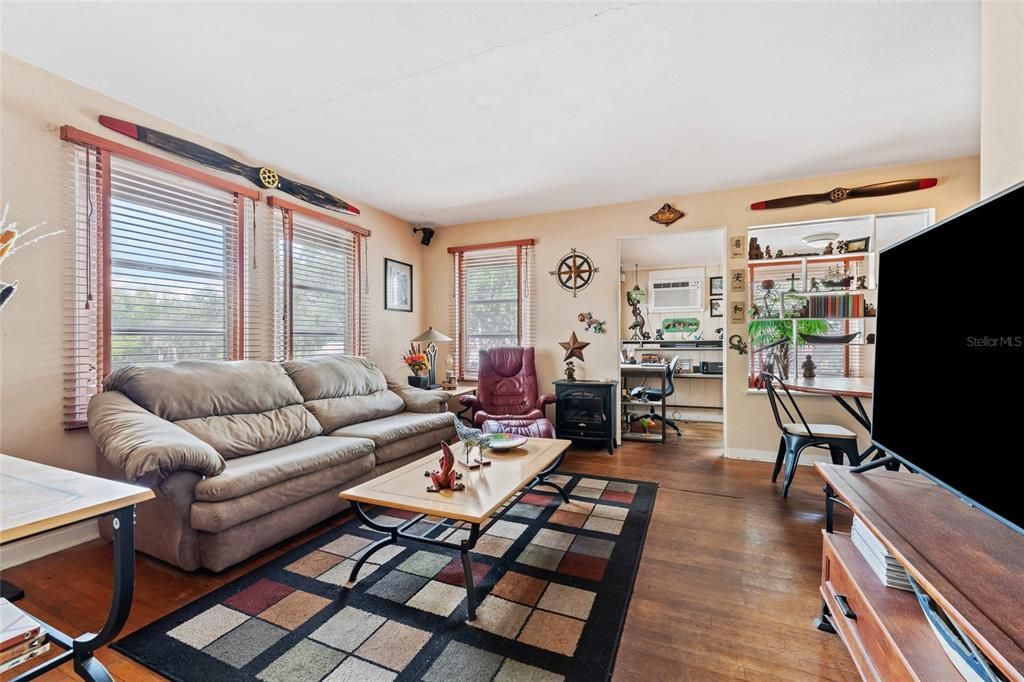 For Sale: $790,000 (3 beds, 2 baths, 2084 Square Feet)