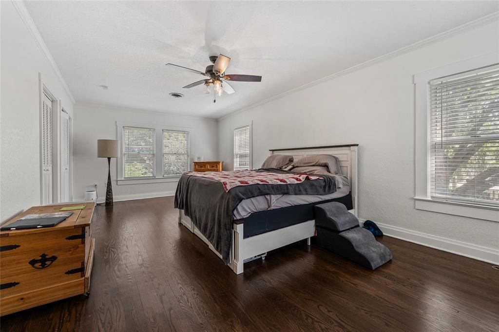 For Sale: $790,000 (3 beds, 2 baths, 2084 Square Feet)