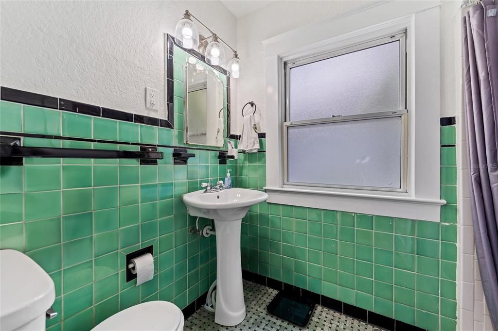 For Sale: $790,000 (3 beds, 2 baths, 2084 Square Feet)