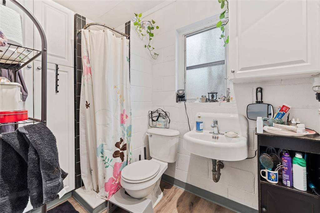 For Sale: $790,000 (3 beds, 2 baths, 2084 Square Feet)