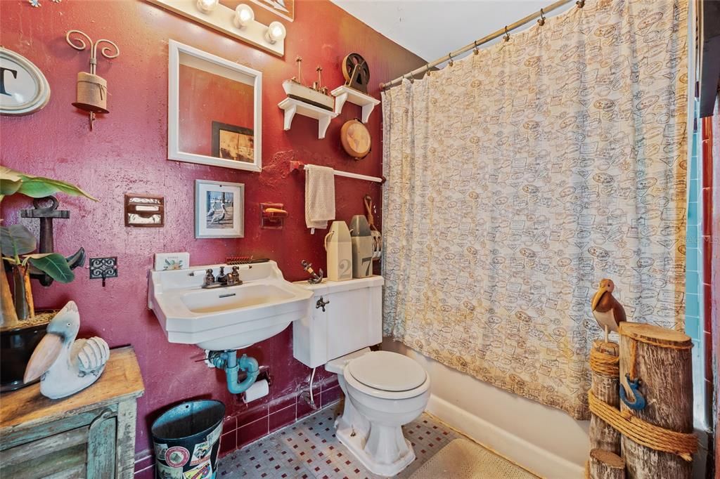 For Sale: $790,000 (3 beds, 2 baths, 2084 Square Feet)