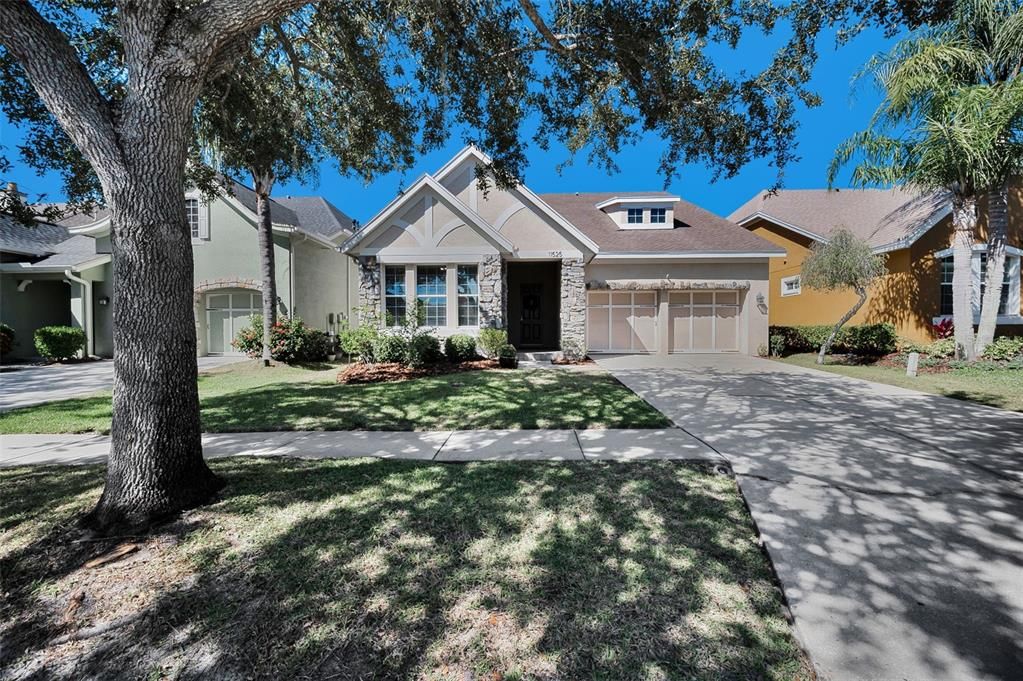 Active With Contract: $720,000 (4 beds, 3 baths, 2212 Square Feet)