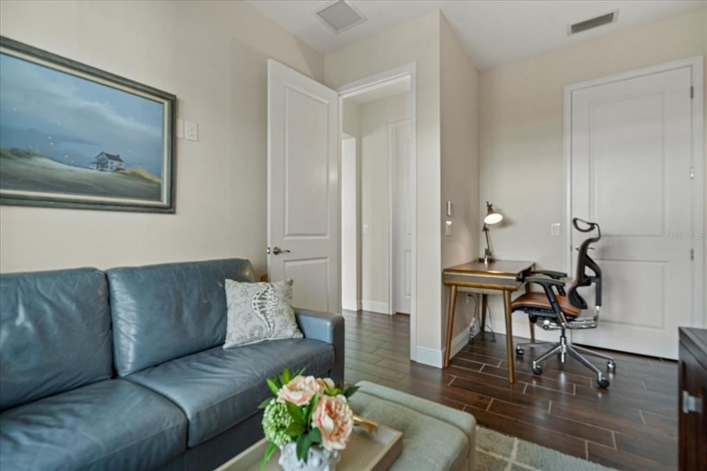 For Sale: $1,850,000 (5 beds, 4 baths, 4310 Square Feet)