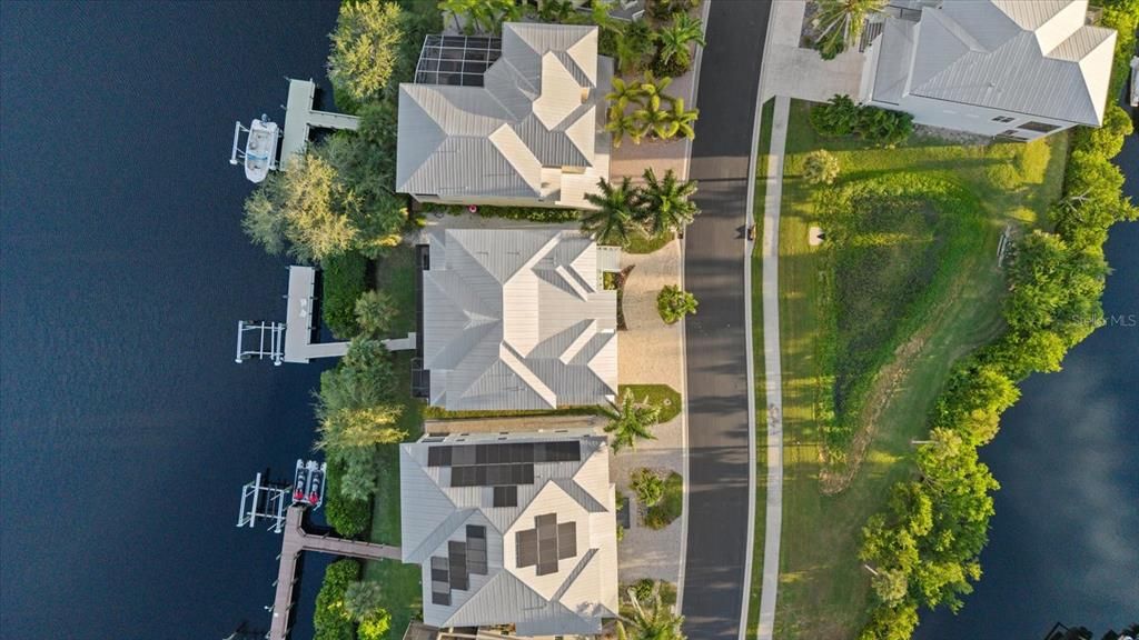 For Sale: $1,850,000 (5 beds, 4 baths, 4310 Square Feet)