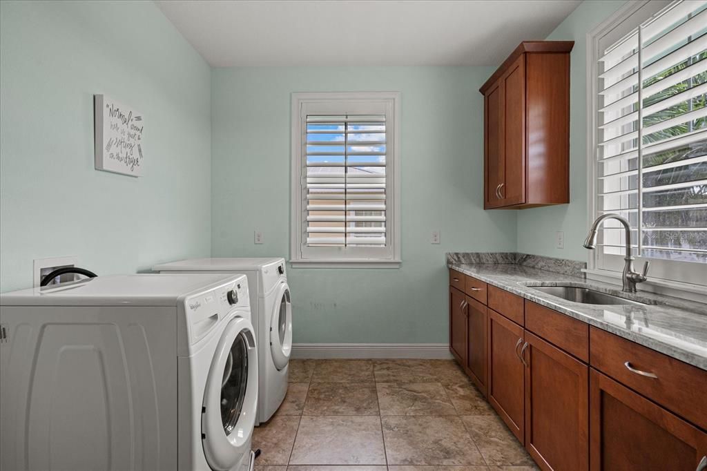 For Sale: $1,850,000 (5 beds, 4 baths, 4310 Square Feet)