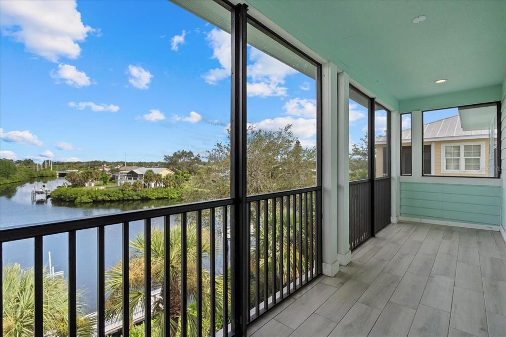 For Sale: $1,850,000 (5 beds, 4 baths, 4310 Square Feet)