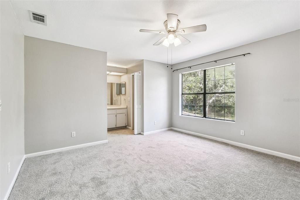 Active With Contract: $250,000 (2 beds, 2 baths, 1280 Square Feet)