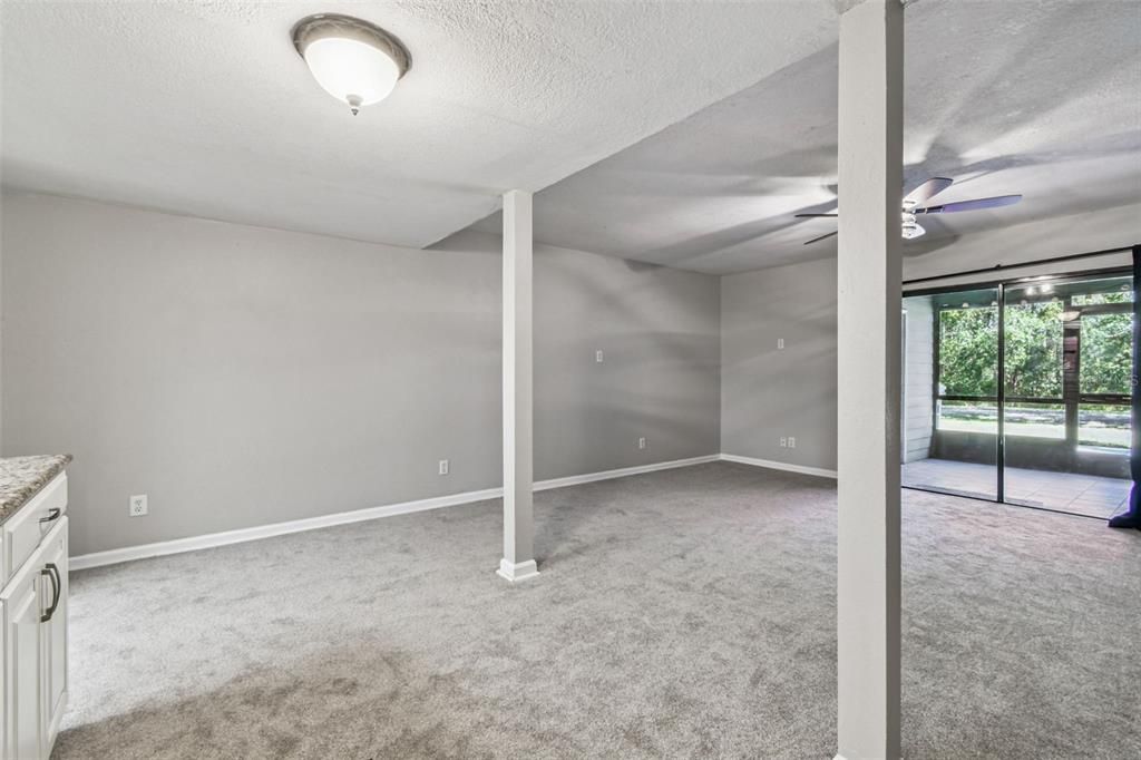 Active With Contract: $250,000 (2 beds, 2 baths, 1280 Square Feet)