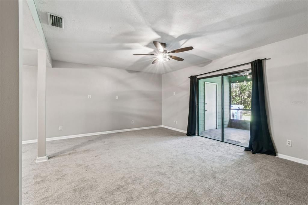 Active With Contract: $250,000 (2 beds, 2 baths, 1280 Square Feet)