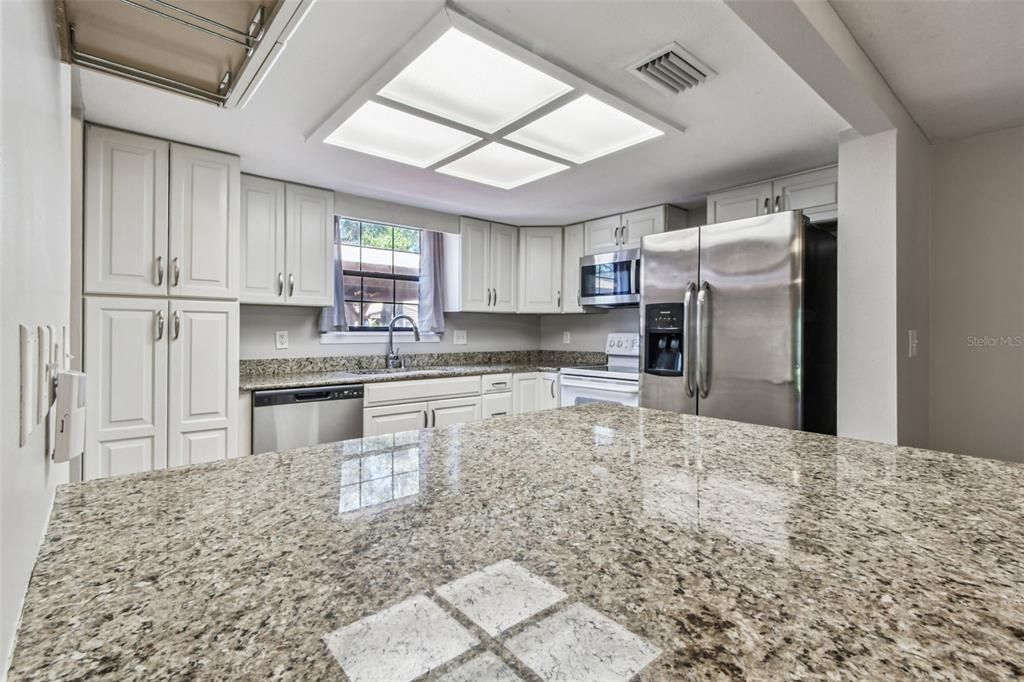 Active With Contract: $250,000 (2 beds, 2 baths, 1280 Square Feet)