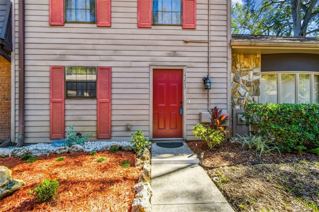 Active With Contract: $250,000 (2 beds, 2 baths, 1280 Square Feet)