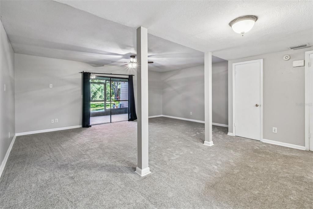 Active With Contract: $250,000 (2 beds, 2 baths, 1280 Square Feet)