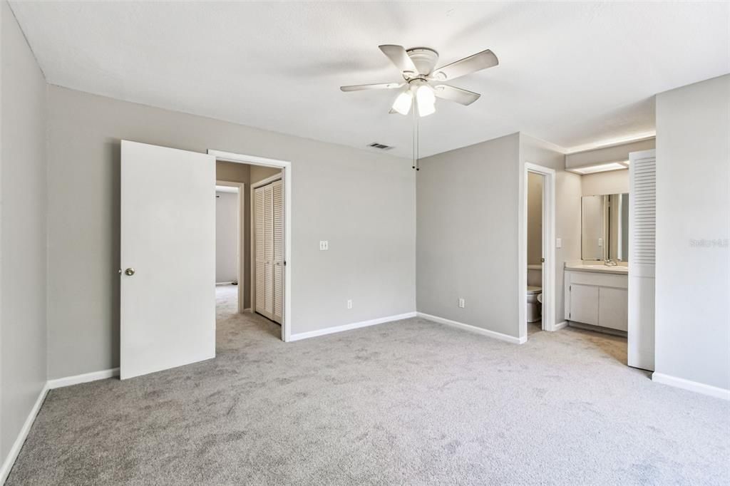 Active With Contract: $250,000 (2 beds, 2 baths, 1280 Square Feet)