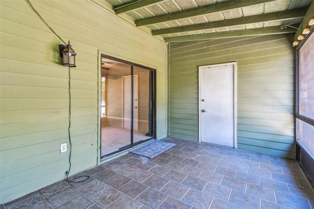 Active With Contract: $250,000 (2 beds, 2 baths, 1280 Square Feet)