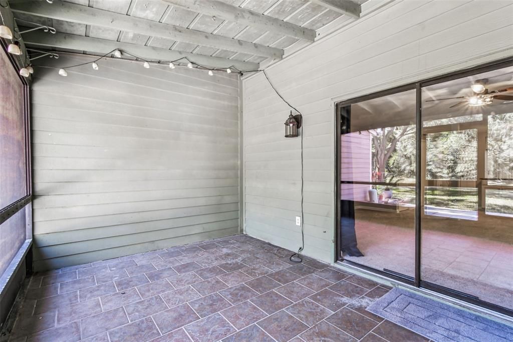 Active With Contract: $250,000 (2 beds, 2 baths, 1280 Square Feet)