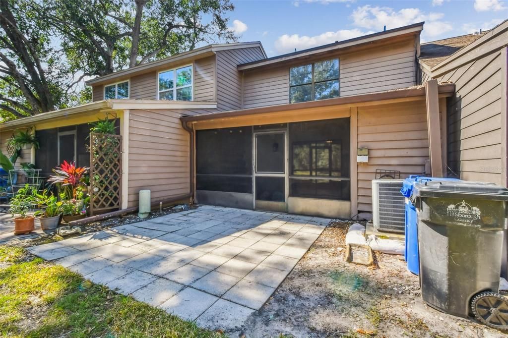 Active With Contract: $250,000 (2 beds, 2 baths, 1280 Square Feet)