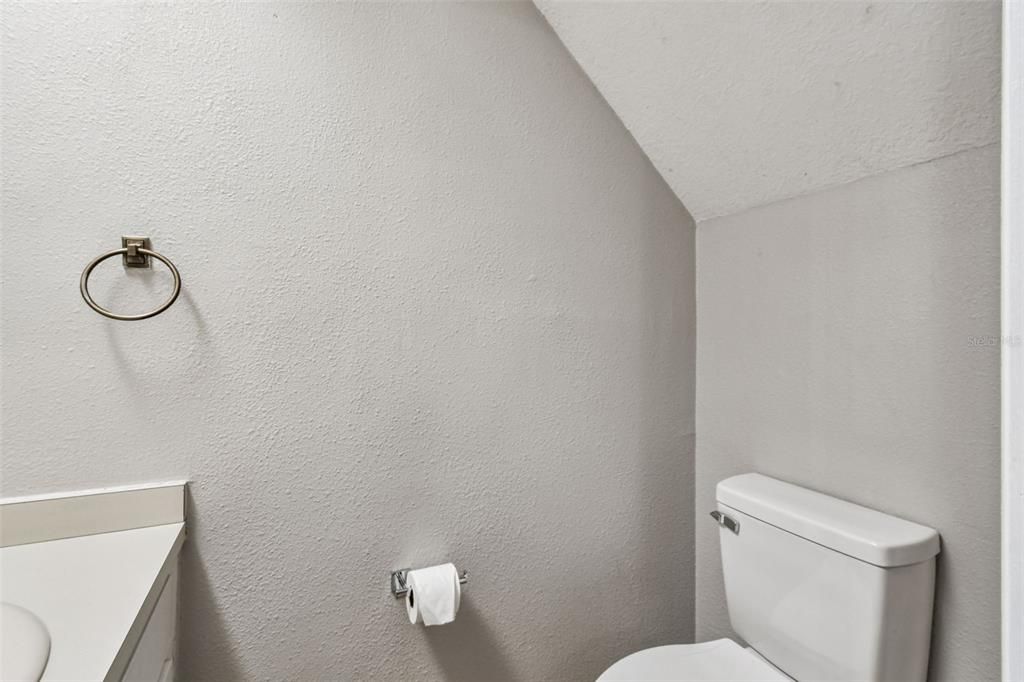 Active With Contract: $250,000 (2 beds, 2 baths, 1280 Square Feet)