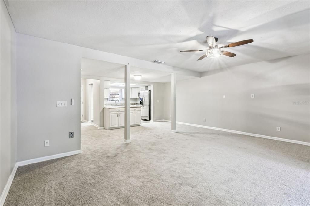 Active With Contract: $250,000 (2 beds, 2 baths, 1280 Square Feet)