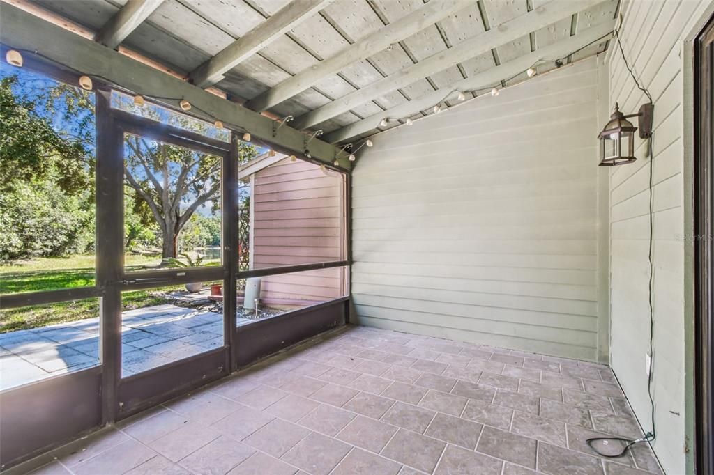 Active With Contract: $250,000 (2 beds, 2 baths, 1280 Square Feet)