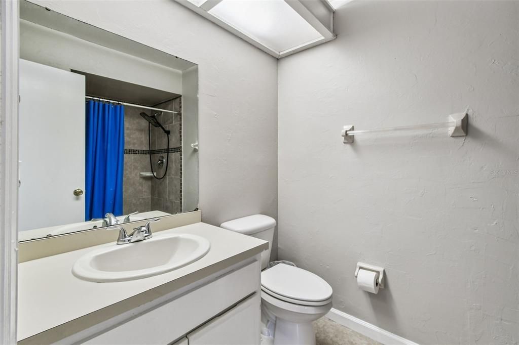 Active With Contract: $250,000 (2 beds, 2 baths, 1280 Square Feet)