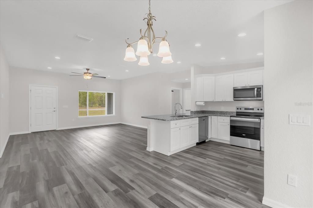 待售: $229,900 (3 贝兹, 2 浴室, 1316 平方英尺)