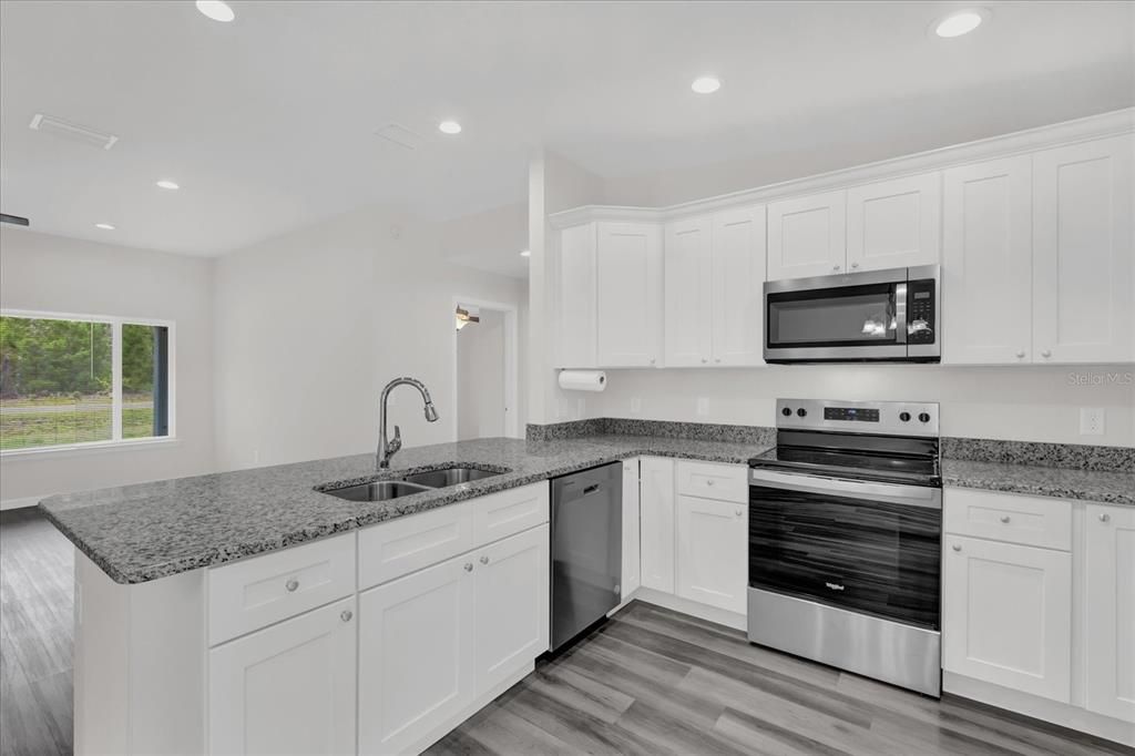 待售: $229,900 (3 贝兹, 2 浴室, 1316 平方英尺)