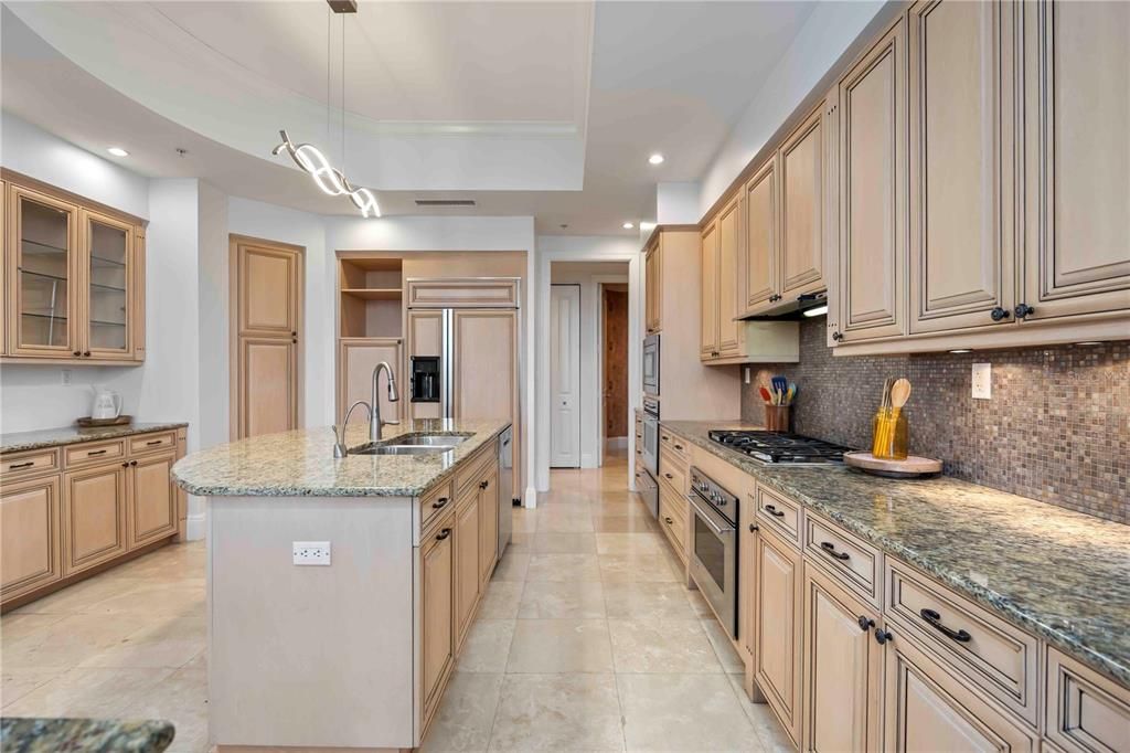 For Sale: $3,499,900 (3 beds, 3 baths, 3268 Square Feet)