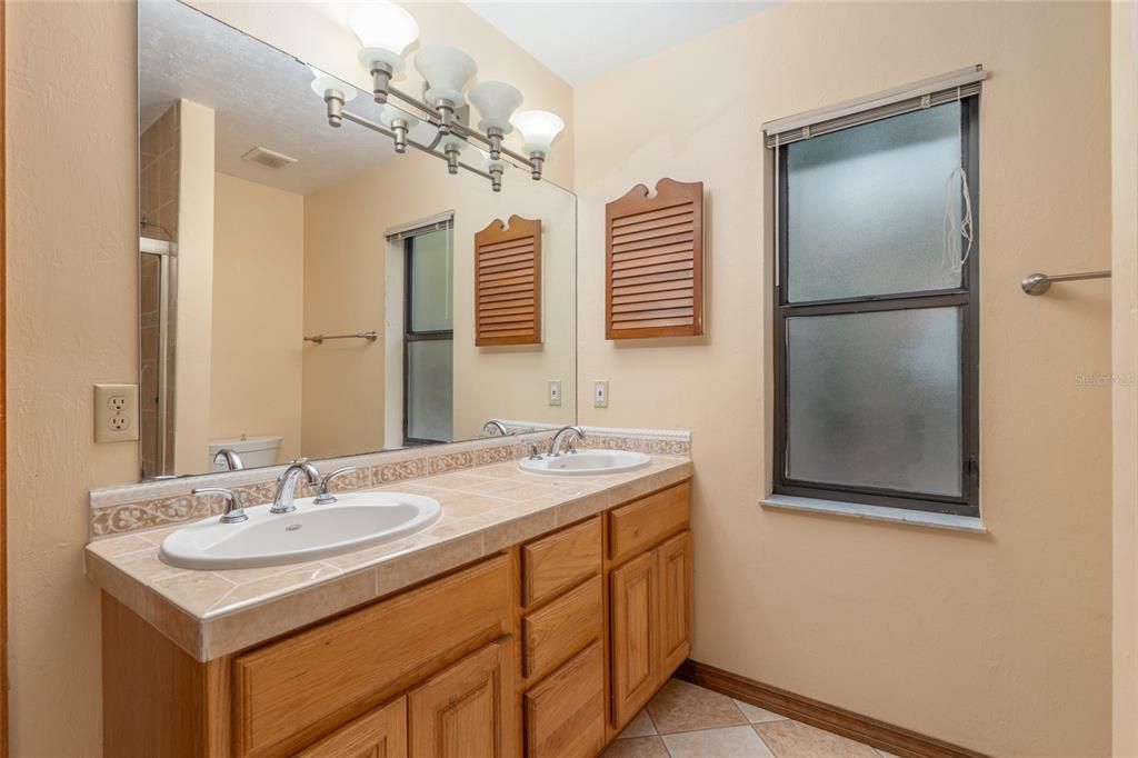 Active With Contract: $499,000 (4 beds, 2 baths, 2571 Square Feet)