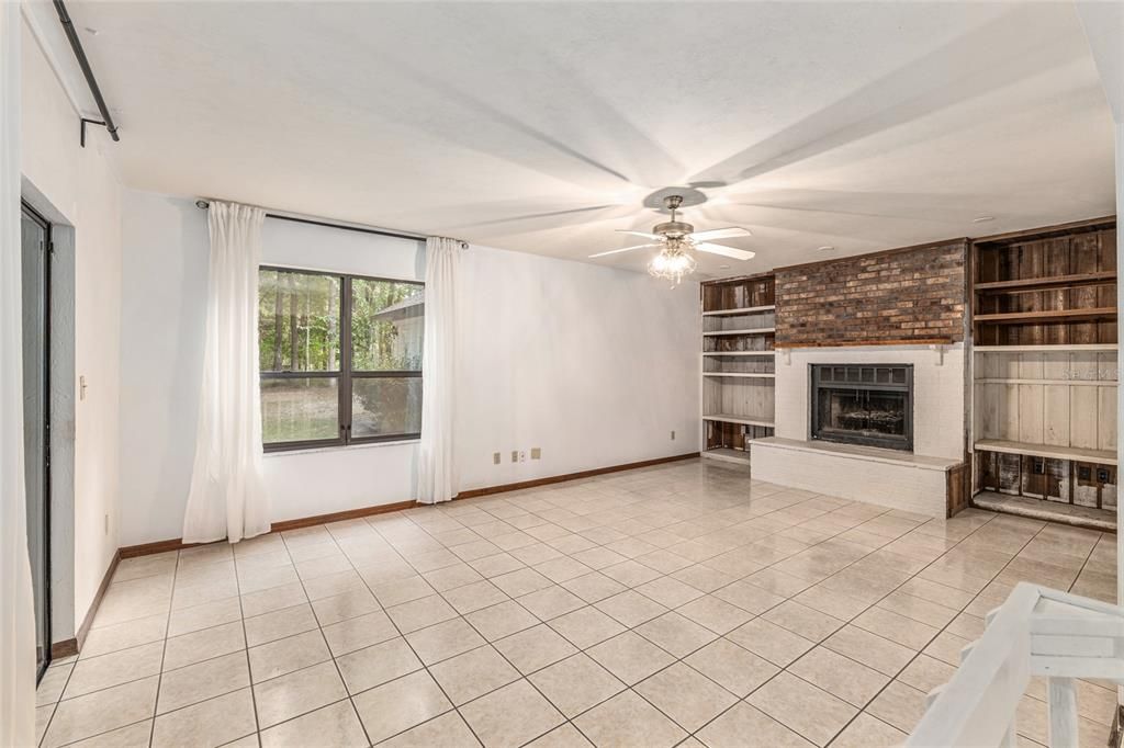 Active With Contract: $499,000 (4 beds, 2 baths, 2571 Square Feet)